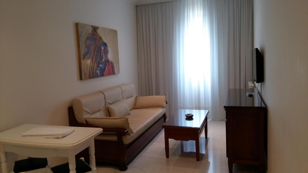או גרובה Apartamentos Maritimo Suites-Solo Adultos מראה חיצוני תמונה